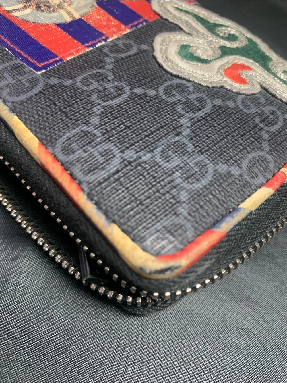 Gucci Black Monogram Wallet with Rainbow UFO Embroidery - Picture 15 of 17